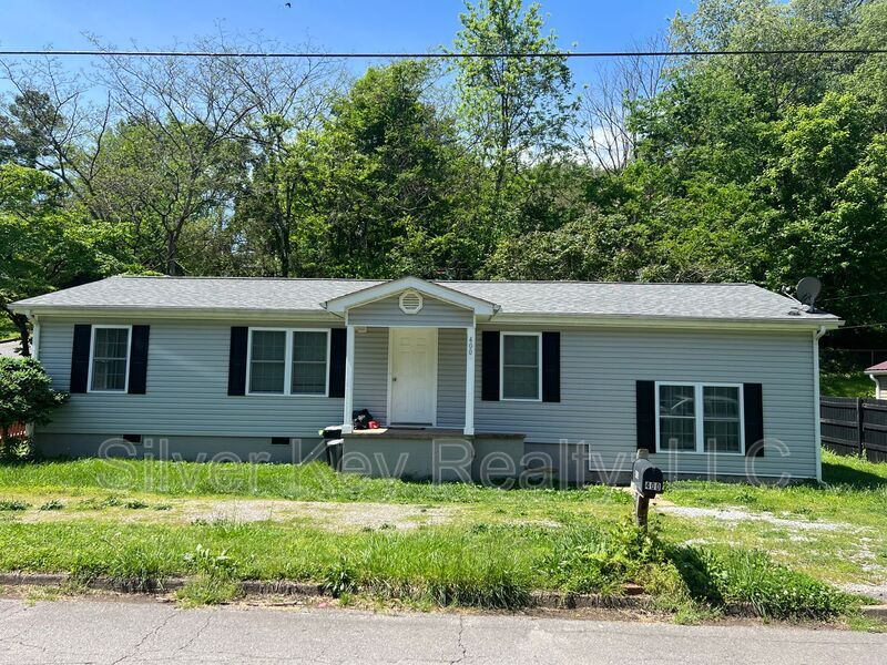 400 N G St in Lenoir City, TN - Building Photo