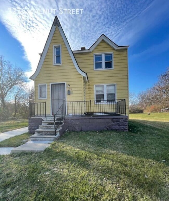 3236 Walnut St in Inkster, MI - Building Photo - Building Photo