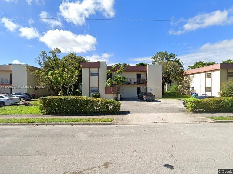 14002 NE 2nd Ct in Miami, FL - Building Photo