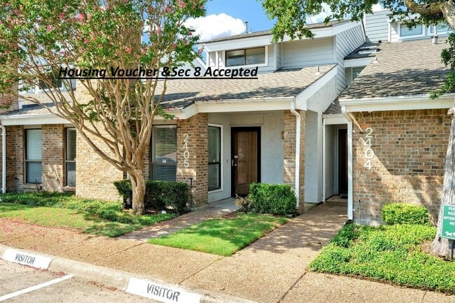 17490 Meandering Way, Unit 2405 in Dallas, TX - Building Photo - Building Photo
