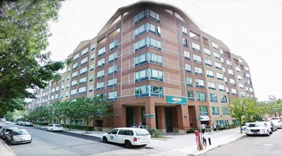 Atria 2000 in Fresh Meadows, NY - Foto de edificio - Building Photo