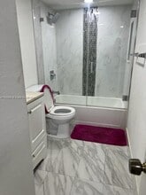 4400 W 16th Ave in Hialeah, FL - Building Photo - Building Photo