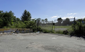 Vistas at Great Falls in Paterson, NJ - Building Photo - Building Photo