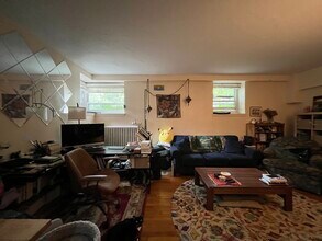 1559 Beacon St, Unit 1 in Brookline, MA - Building Photo - Building Photo
