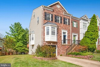 4101 La Mauricie Loop in Dumfries, VA - Building Photo - Building Photo