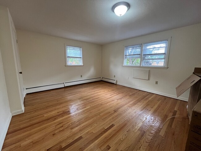 22 Deerfield Ct, Unit A in East Hartford, CT - Foto de edificio - Building Photo