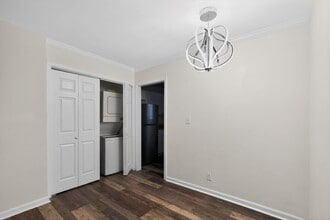 2520 Peachwood Cir NE in Atlanta, GA - Foto de edificio - Building Photo