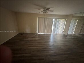 9060 NW 45th Ct in Sunrise, FL - Building Photo - Building Photo