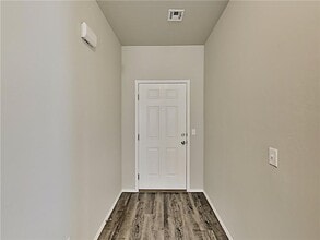 1928 Timber Dale Dr in Shawnee, OK - Building Photo - Building Photo