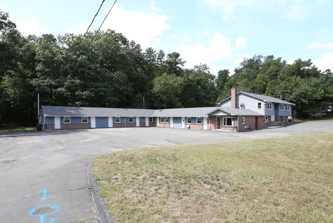 480 Southampton Rd in Westfield, MA - Building Photo