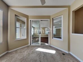 7301 Blackstone Dr in Florence, KY - Foto de edificio - Building Photo