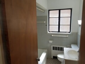 6118 Dryden Ave, Unit 2 in Cincinnati, OH - Building Photo - Building Photo