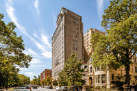 9 Prospect Park W in Brooklyn, NY - Foto de edificio - Building Photo