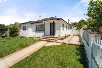11445 Saticoy St in Los Angeles, CA - Building Photo - Building Photo