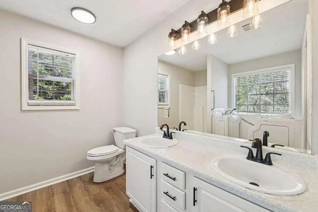 7091 Greenridge Dr in Loganville, GA - Foto de edificio - Building Photo