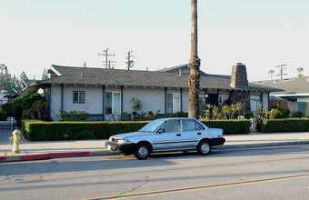 2120 E Almont Ave in Anaheim, CA - Building Photo - Building Photo