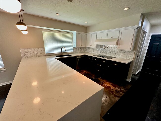 property at 2931 Pasture Ln
