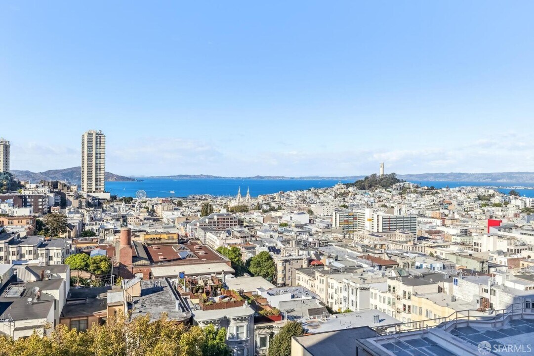 1150 Sacramento St in San Francisco, CA - Building Photo