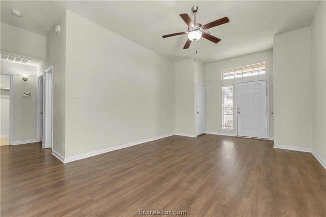 240 Fieldstone Pl in College Station, TX - Building Photo - Building Photo