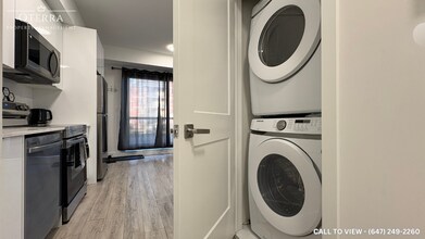 7277 Wilson Cres in Niagara Falls, ON - Building Photo - Building Photo