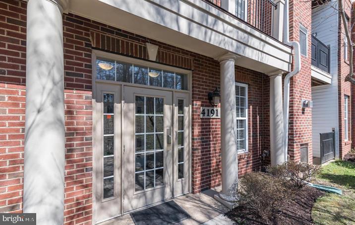 4191 Lochleven Tr in Fairfax, VA - Building Photo