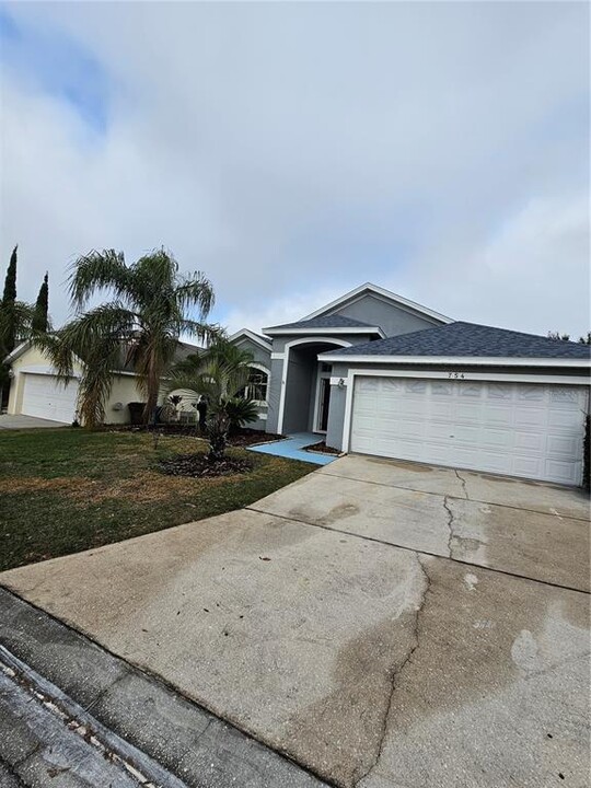 754 China Berry Cir in Davenport, FL - Building Photo