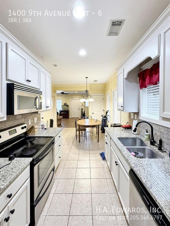 property at 1400 9th Ave