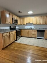 110 Babcock St, Unit 37 in Brookline, MA - Foto de edificio - Building Photo