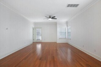 6715 Windrift Way in Austin, TX - Building Photo - Building Photo