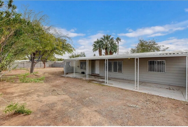 property at 136 Sir Thomas Dr