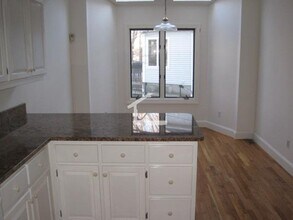 25 Winthrop Rd in Brookline, MA - Building Photo - Building Photo