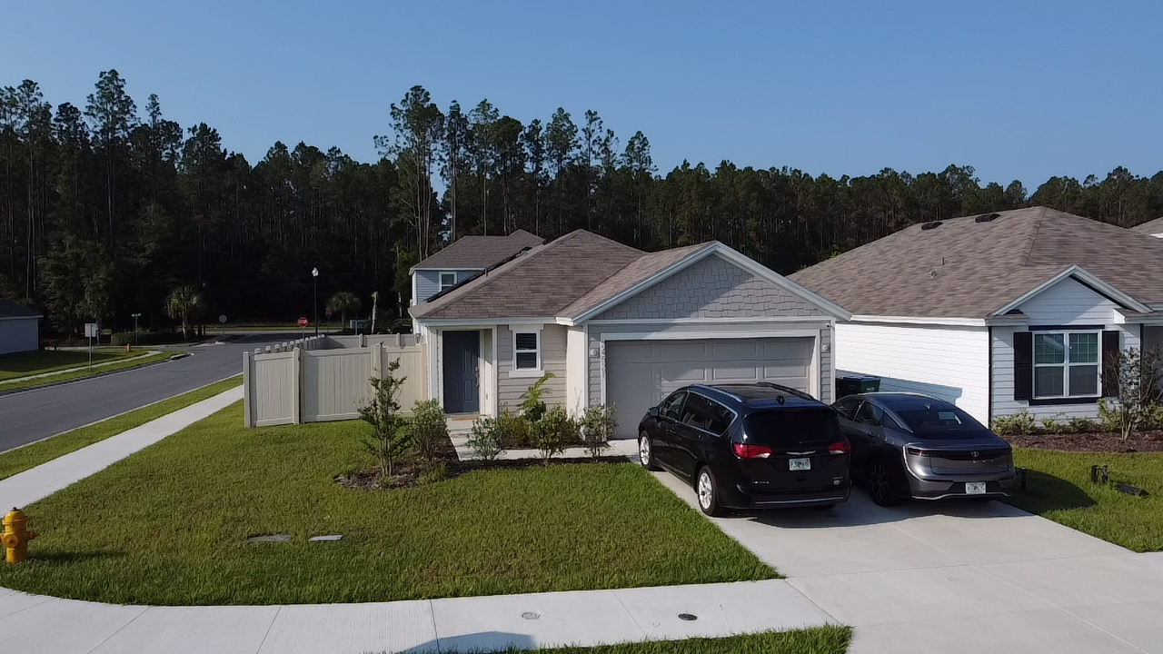 24521 NW 7th Ln in Newberry, FL - Building Photo