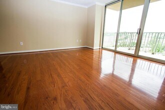 1225 Martha Custis Dr, Unit 907 in Alexandria, VA - Building Photo - Building Photo