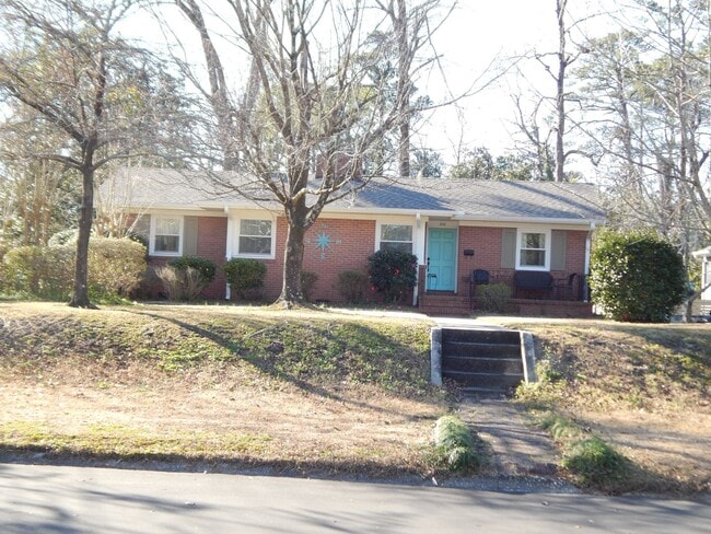 210 Wayne Dr in Wilmington, NC - Building Photo - Building Photo