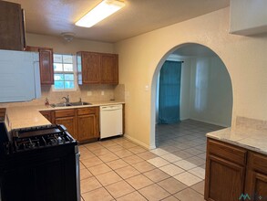 1405 W Yucca Ave in Artesia, NM - Building Photo - Building Photo