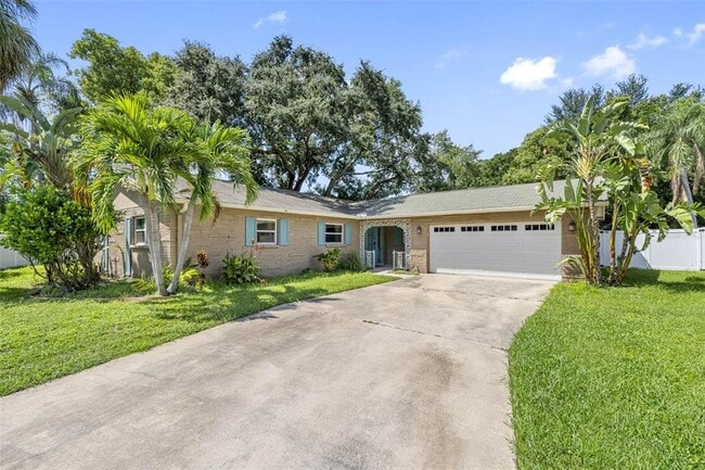 property at 8405 S Flintrock Ct