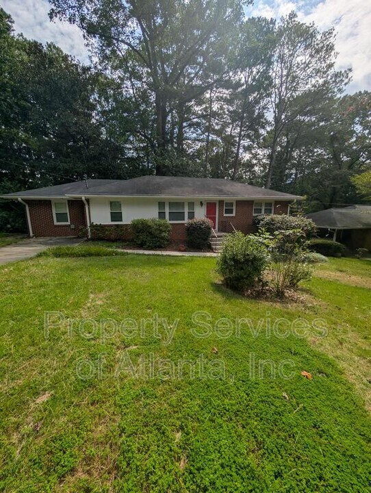 1061 Homewood Ct in Decatur, GA - Building Photo