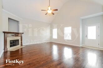 8253 Owen Park Dr in Mc Calla, AL - Foto de edificio - Building Photo