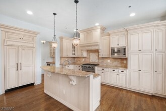 12 Howland Terrace in Morristown, NJ - Building Photo - Building Photo