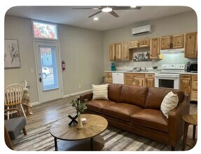 1120 Oak St in Kalamazoo, MI - Building Photo - Building Photo