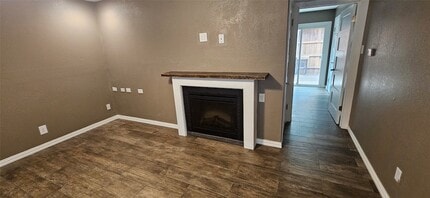 3817 Evergreen St in Irving, TX - Building Photo - Building Photo