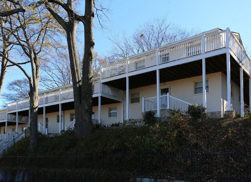 Hillside Villas in Atlanta, GA - Building Photo