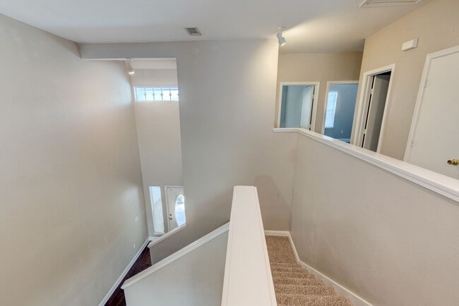 2818 GEM! Beautiful home minutes from campus! in College Station, TX - Building Photo - Building Photo