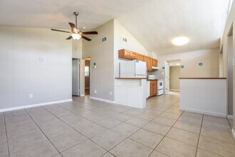 2360 Novus St in Sarasota, FL - Building Photo - Building Photo