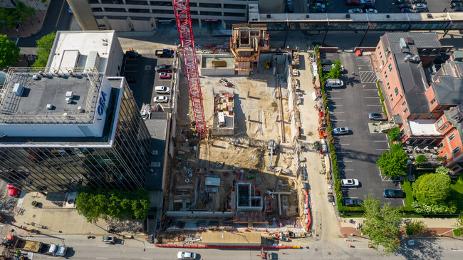 195 E Broad in Columbus, OH - Foto de edificio - Building Photo