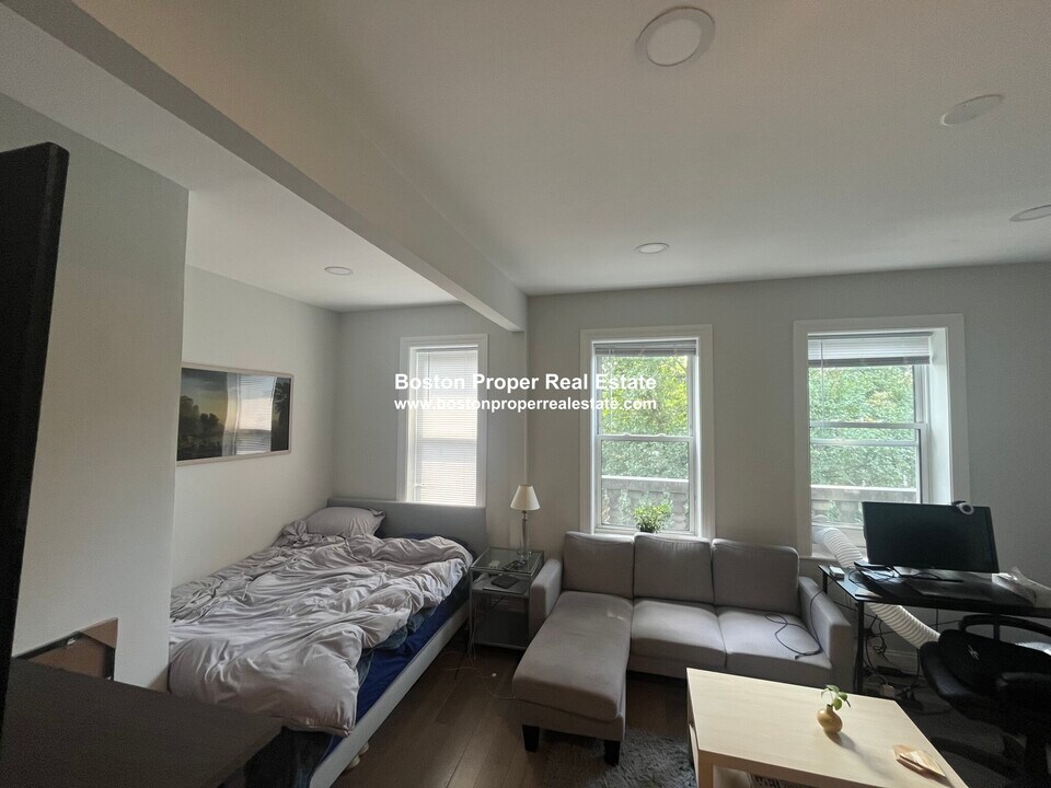 19 Queensberry St in Boston, MA - Building Photo