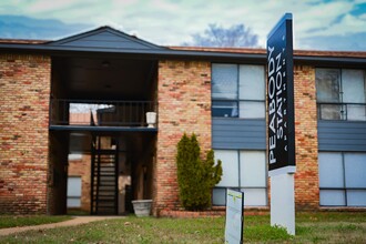 Peabody Station Apartments in Memphis, TN - Building Photo - Building Photo