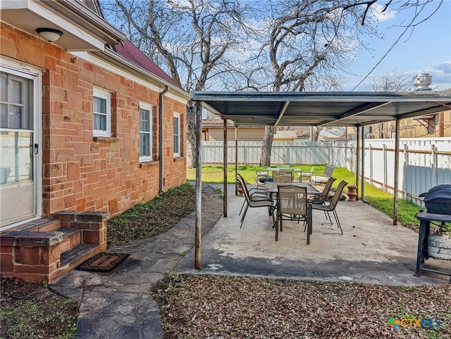 property at 202 S Clear St