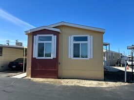 Garden West Estates (55+ Senior) in Gardena, CA - Building Photo