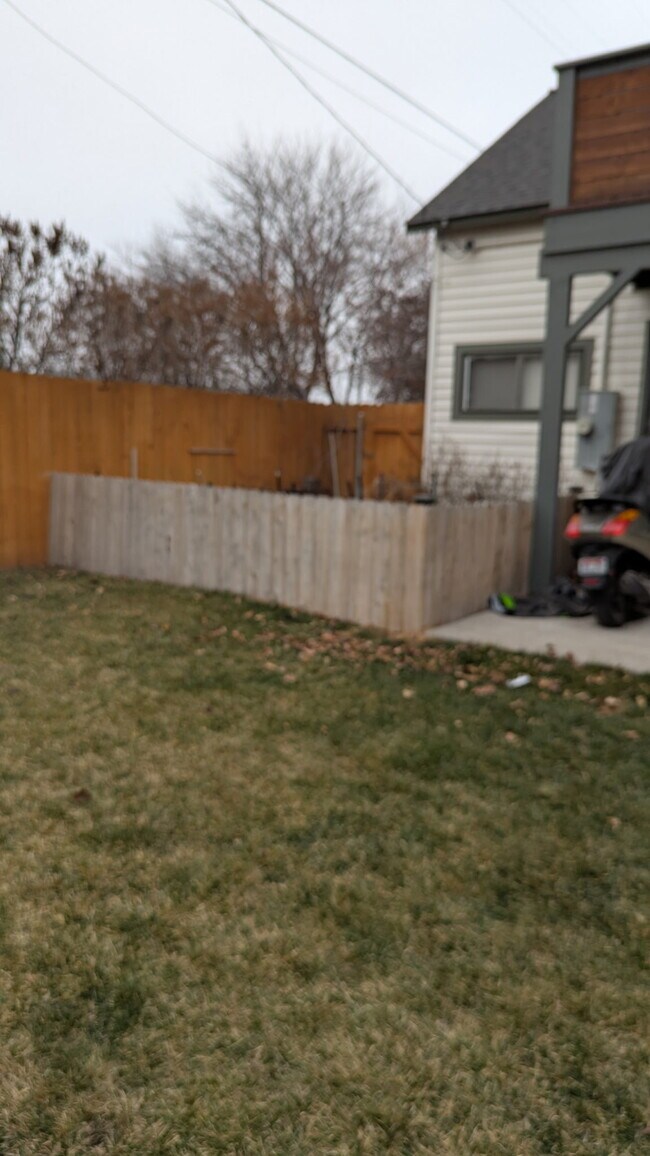 385 E 2nd S St in Mountain Home, ID - Building Photo - Building Photo